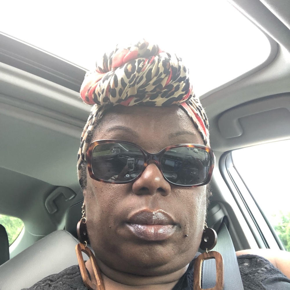 Meet your Posher, Pamela